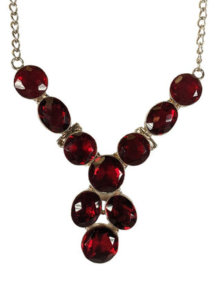 R Mozambique Garnet Necklace & Earring Set
