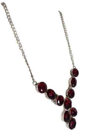 R Mozambique Garnet Necklace & Earring Set