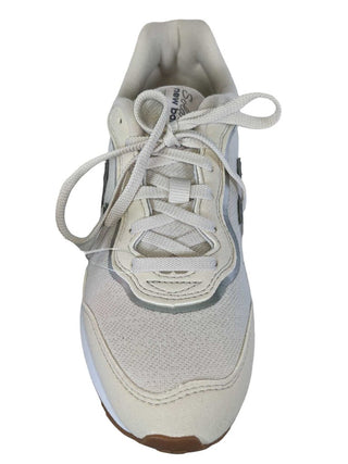R Lace Up