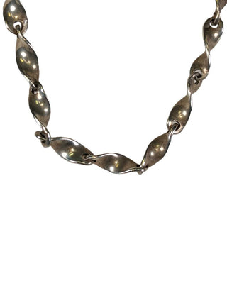 R SS Twisted Necklace