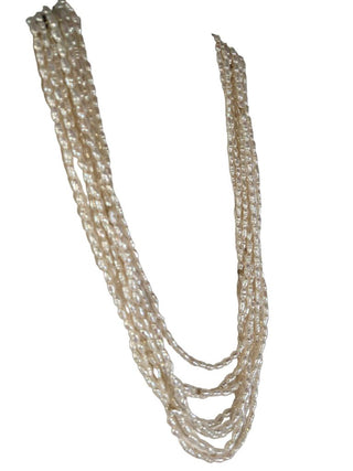 R long strand of pearls