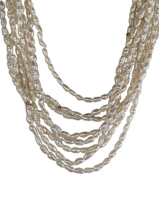 R long strand of pearls