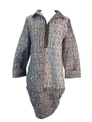R letter pullover