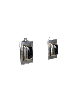 R SS Stone Clip Earrings