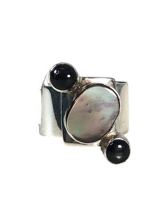 R SS Three Stone Cigar Band Ring