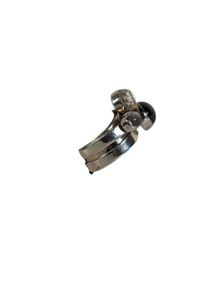 R sterling stone ring