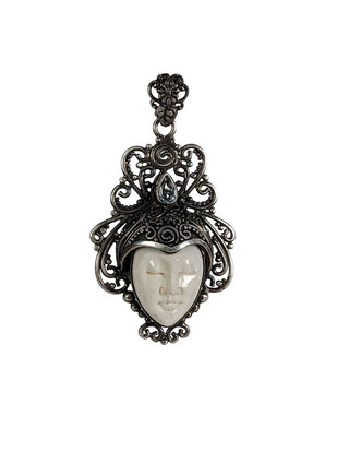 R sterling stone face pendant