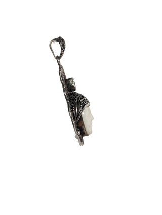 R sterling stone face pendant