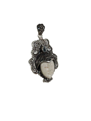 R sterling stone face pendant