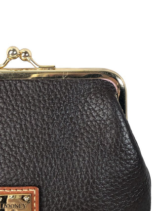 R Pebble Leather Kiss Lock Coin Purse