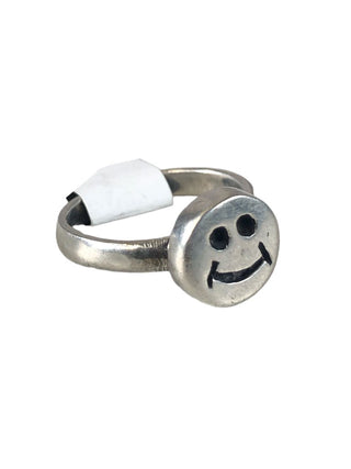 R SS Smiley Face Ring