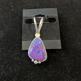 R SS Stone Pendant
