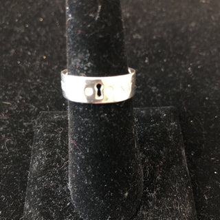 R Keyhole Ring
