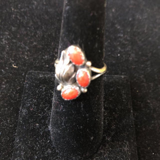 R SS Three Stone Ring