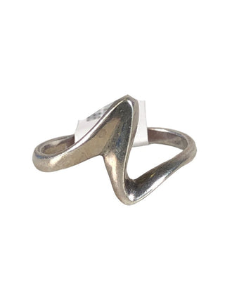 R SS Wave Ring