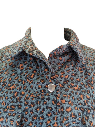 R NWT Leopard w/Buttons